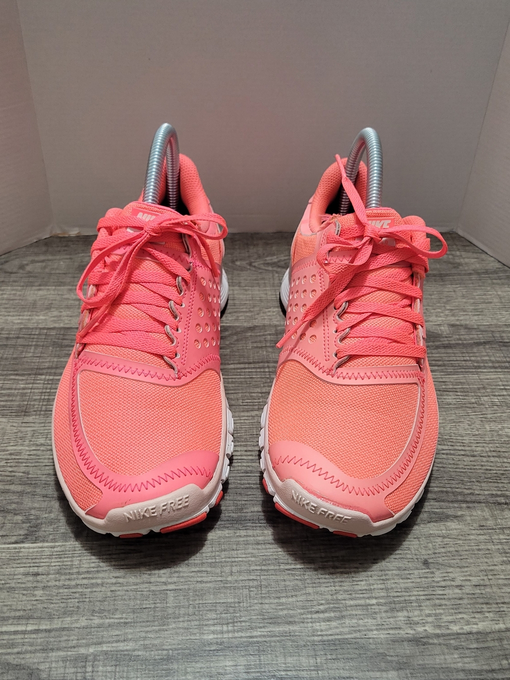 Nike Women’s Coral Pink Athletic Running Sneakers Size 7.5 - Picture 4 of 7